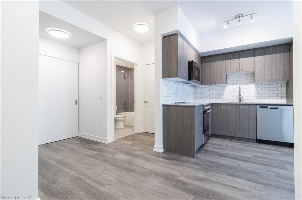 601-15 Wellington Street S, Kitchener, ON - Indoor Photo Showing Kitchen