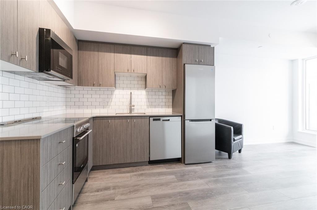 601-15 Wellington Street S, Kitchener, ON - Indoor Photo Showing Kitchen With Stainless Steel Kitchen With Upgraded Kitchen