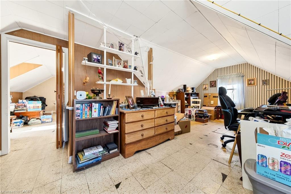 9037 Airport Road W, Hamilton, ON - Indoor