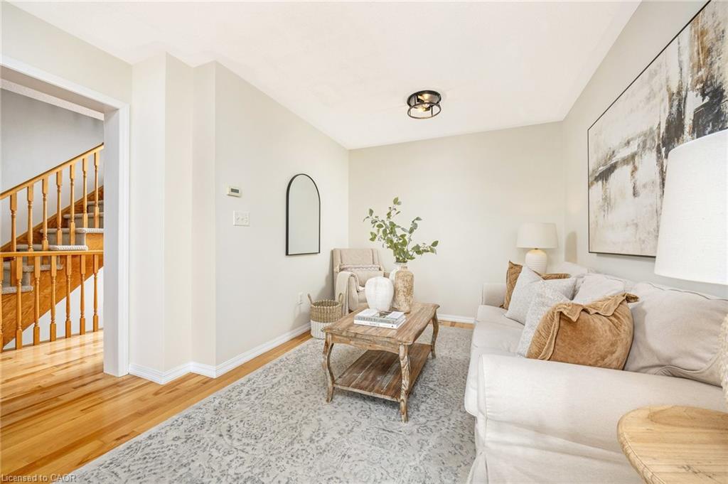 3187 Stornoway Circle, Oakville, ON - Indoor Photo Showing Living Room