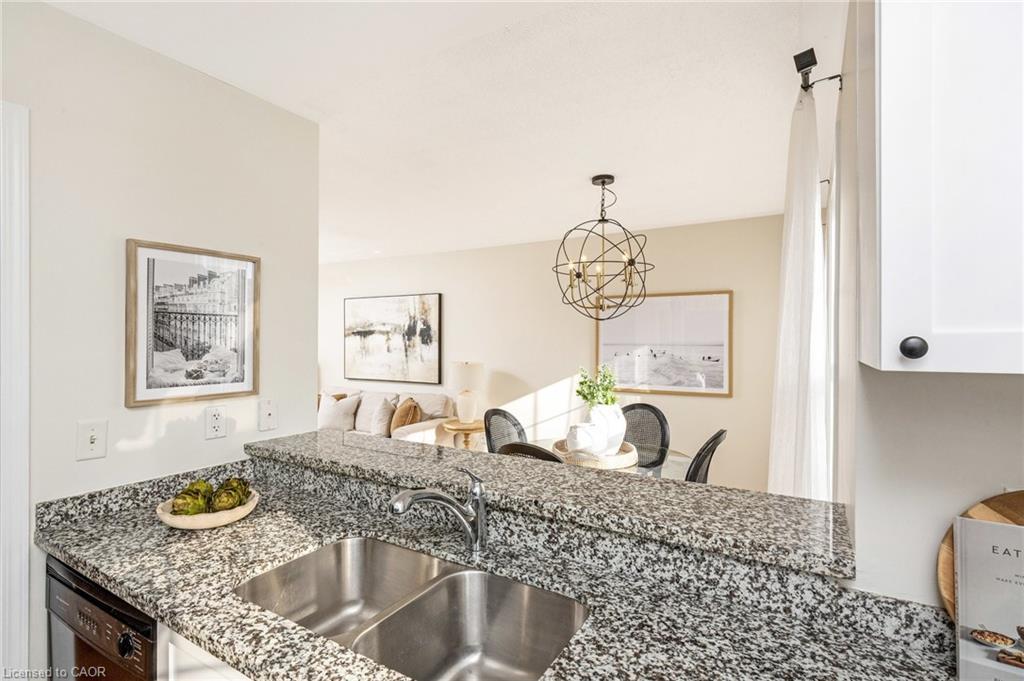 3187 Stornoway Circle, Oakville, ON - Indoor Photo Showing Kitchen With Double Sink