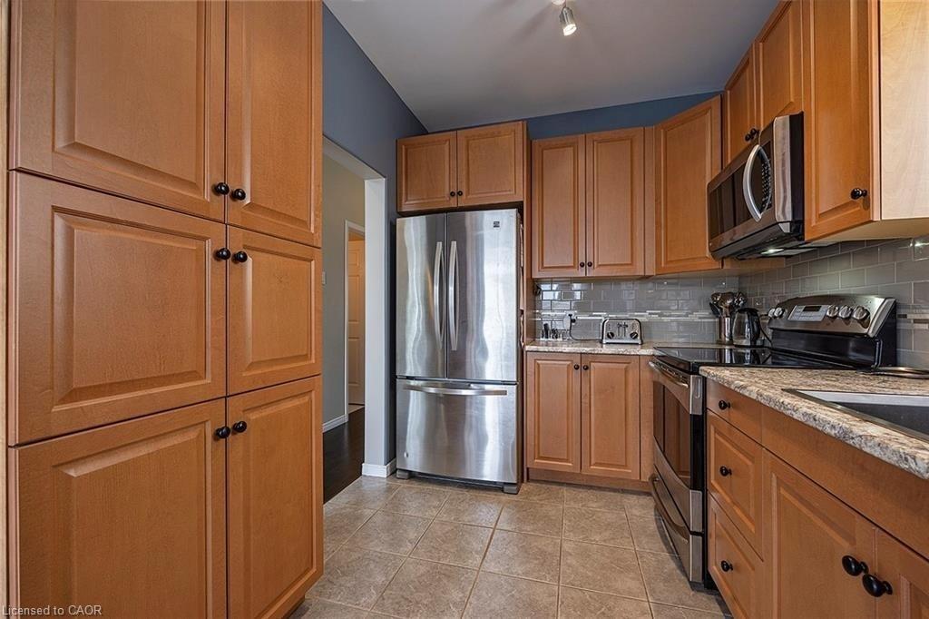 101 Dalgleish Avenue, Kingston, ON - Indoor Photo Showing Kitchen