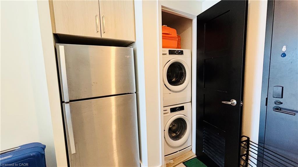 1536-145 Columbia Street W, Waterloo, ON - Indoor Photo Showing Laundry Room