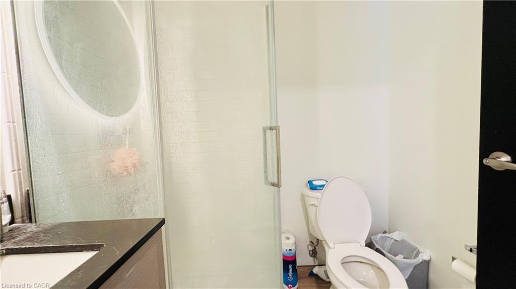 1536-145 Columbia Street W, Waterloo, ON - Indoor Photo Showing Bathroom