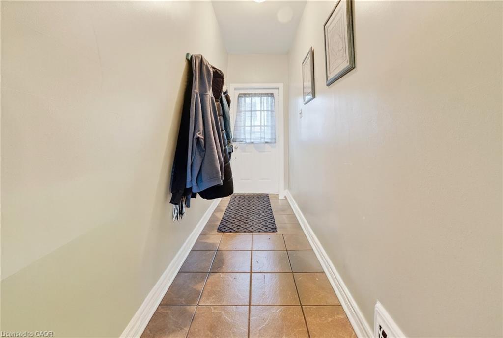 36 Cheever Street, Hamilton, ON - Indoor Photo Showing Other Room