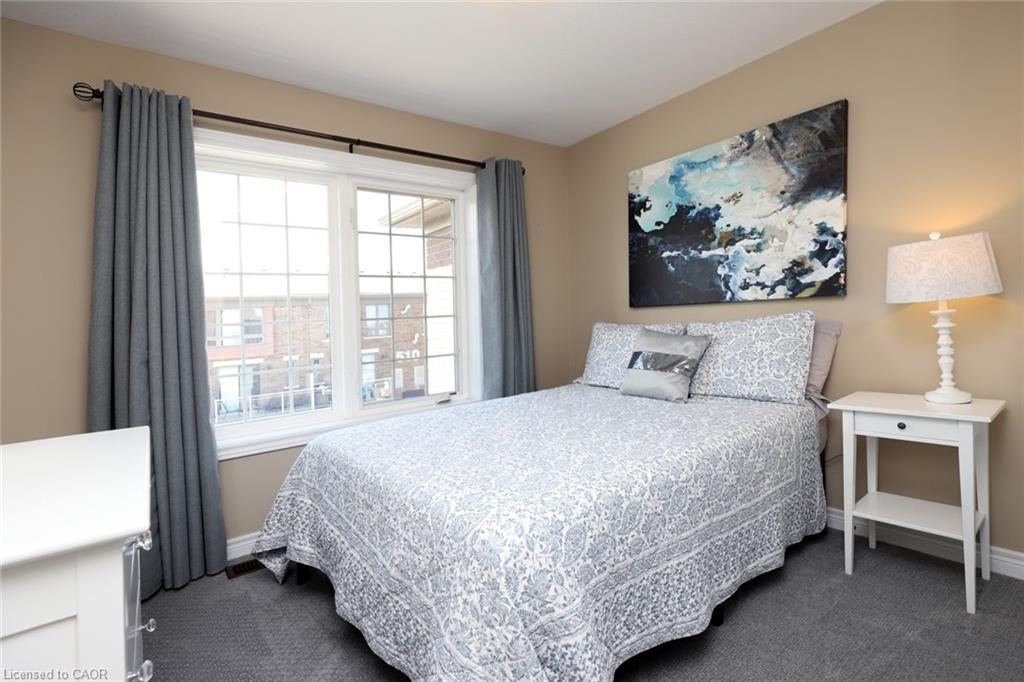 38-515 Winston Road, Grimsby, ON - Indoor Photo Showing Bedroom