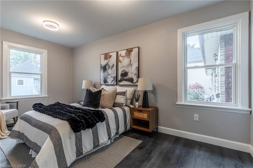 164 London Street N, Hamilton, ON - Indoor Photo Showing Bedroom