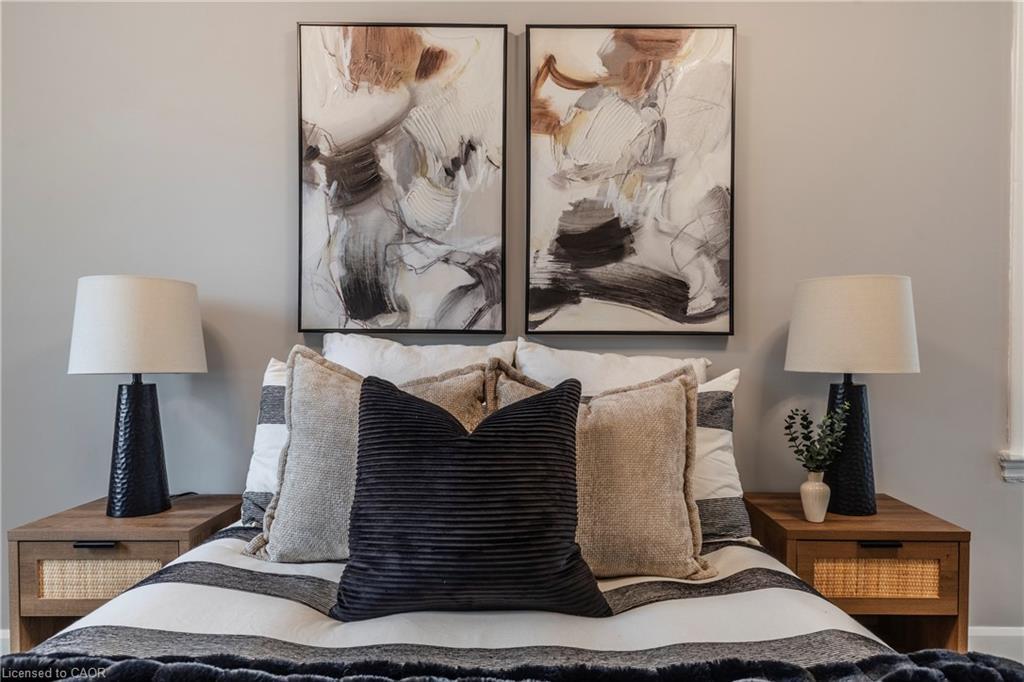 164 London Street N, Hamilton, ON - Indoor Photo Showing Bedroom