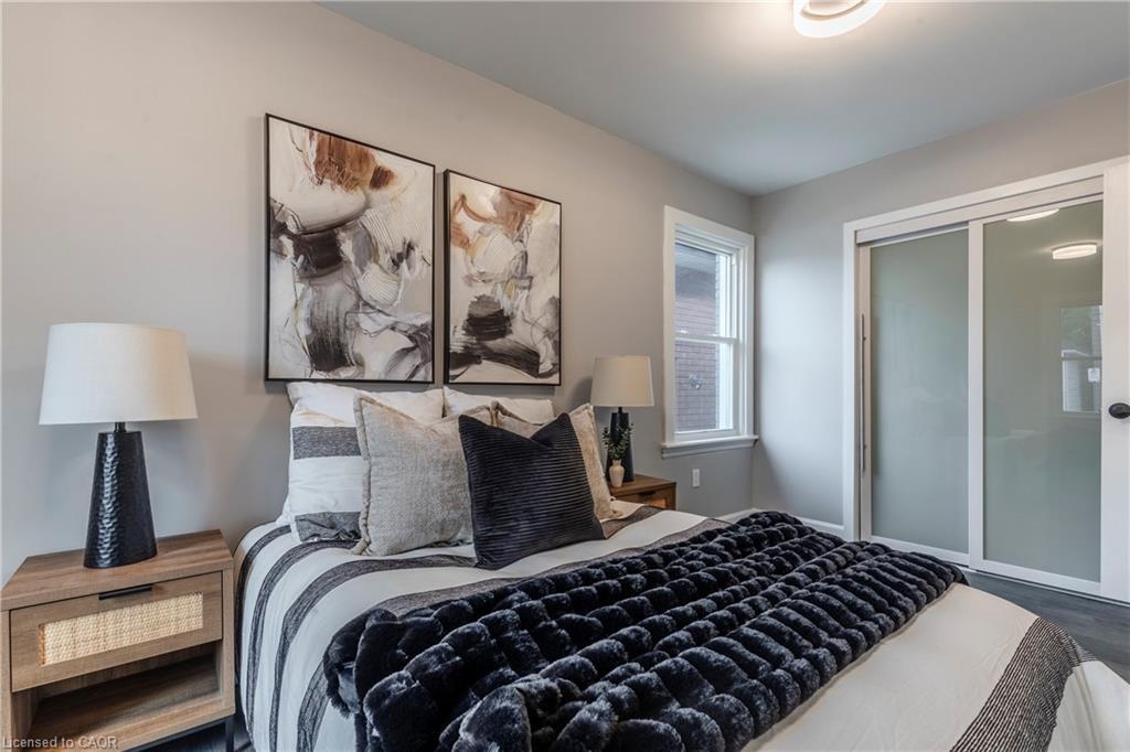 164 London Street N, Hamilton, ON - Indoor Photo Showing Bedroom