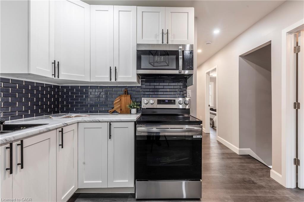 164 London Street N, Hamilton, ON - Indoor Photo Showing Kitchen