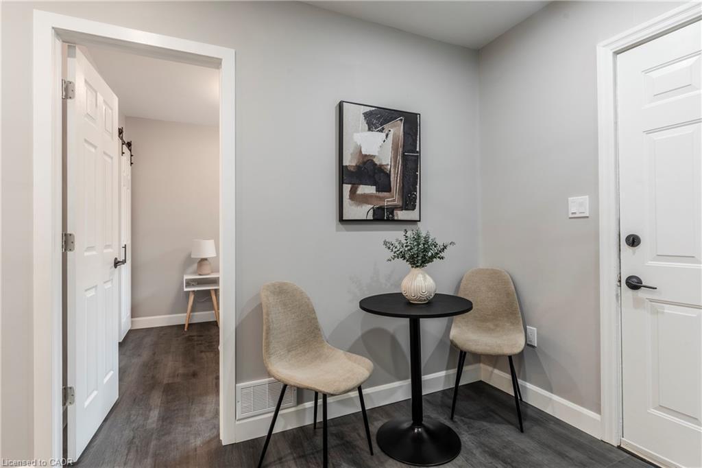 164 London Street N, Hamilton, ON - Indoor