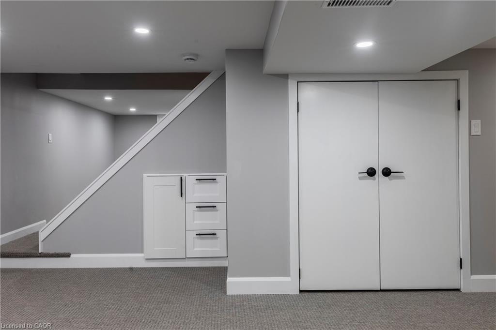 164 London Street N, Hamilton, ON - Indoor Photo Showing Other Room