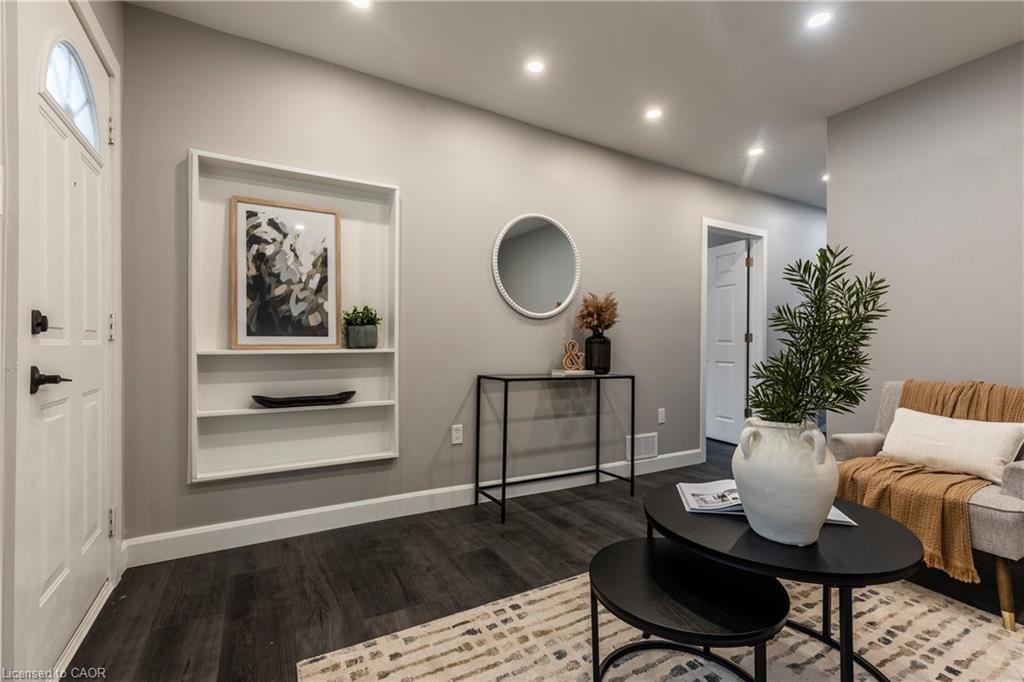 164 London Street N, Hamilton, ON - Indoor Photo Showing Other Room