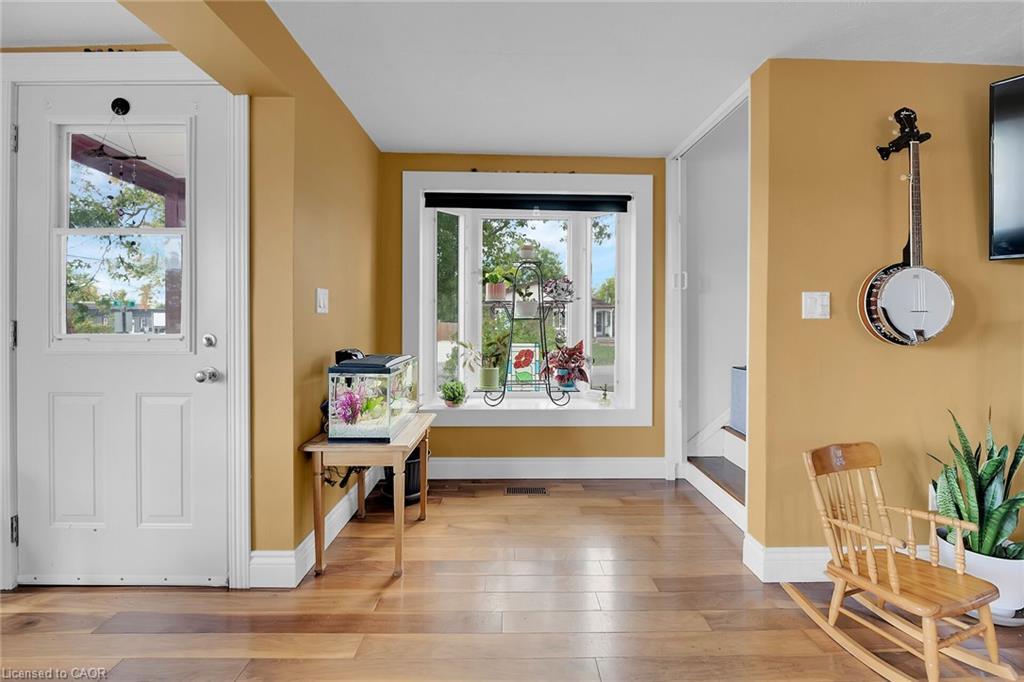 805 Broad Street E, Dunnville, ON - Indoor Photo Showing Other Room