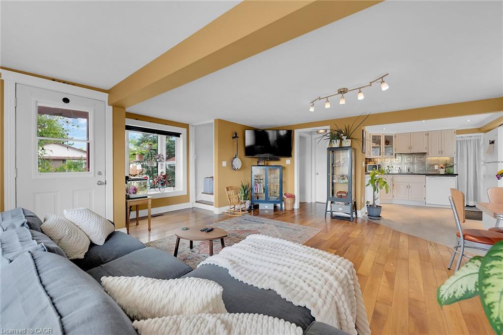 805 Broad Street E, Dunnville, ON - Indoor