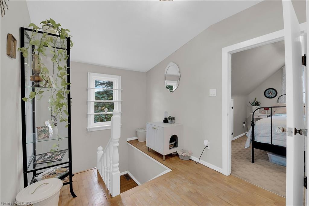 805 Broad Street E, Dunnville, ON - Indoor Photo Showing Other Room