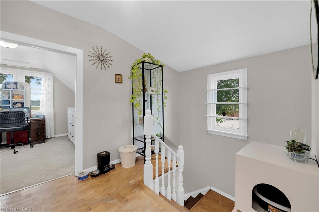 805 Broad Street E, Dunnville, ON - Indoor