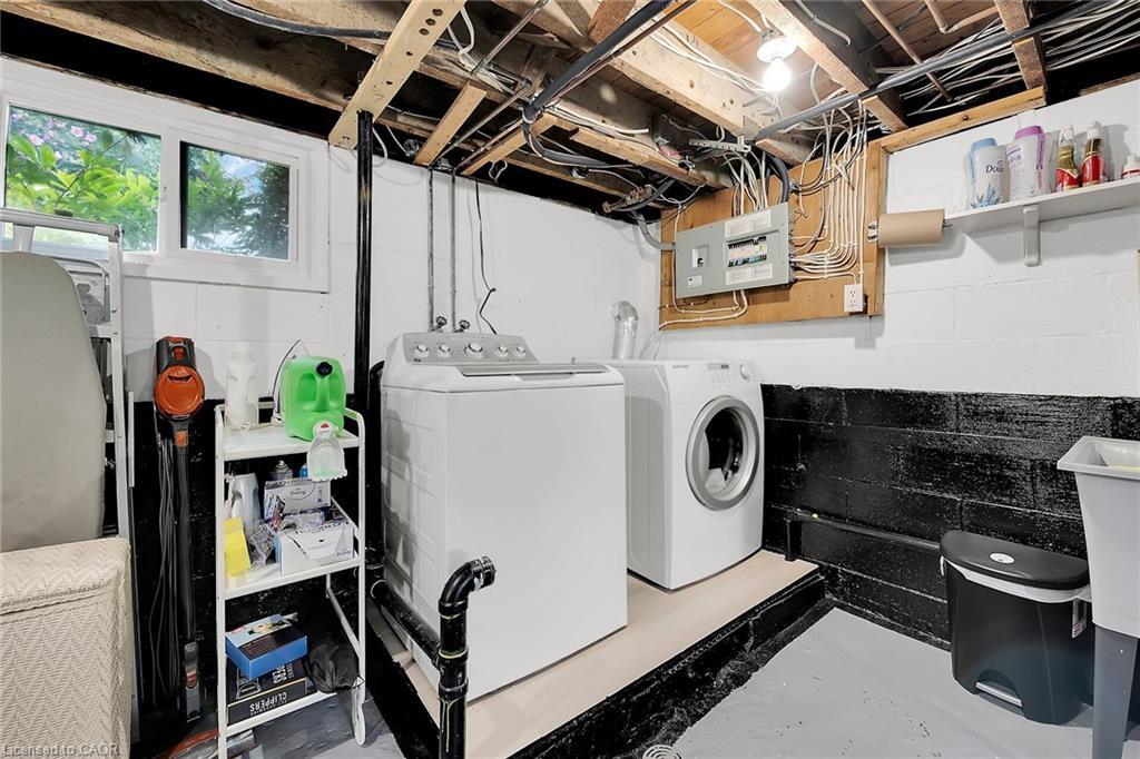 805 Broad Street E, Dunnville, ON - Indoor Photo Showing Laundry Room