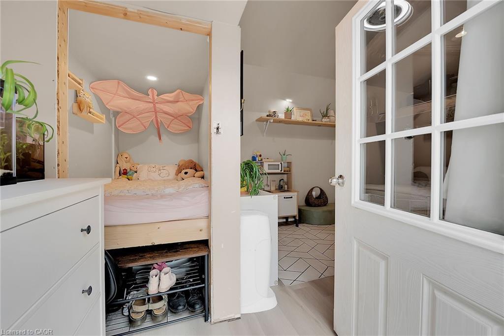 805 Broad Street E, Dunnville, ON - Indoor