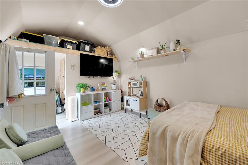 805 Broad Street E, Dunnville, ON - Indoor