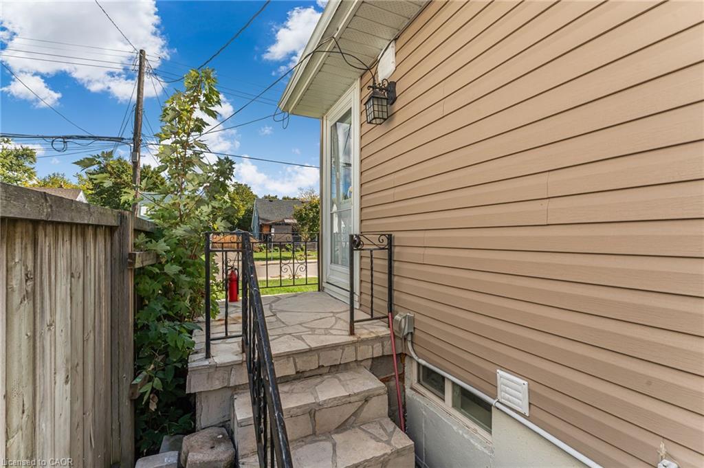 237 Adair Avenue N, Hamilton, ON - Outdoor With Exterior