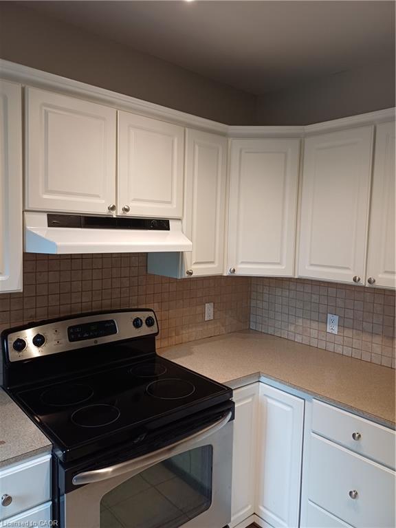71 Crosthwaite Avenue N, Hamilton, ON - Indoor Photo Showing Kitchen