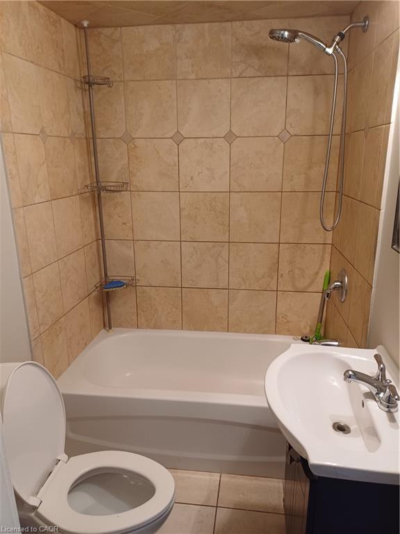 71 Crosthwaite Avenue N, Hamilton, ON - Indoor Photo Showing Bathroom