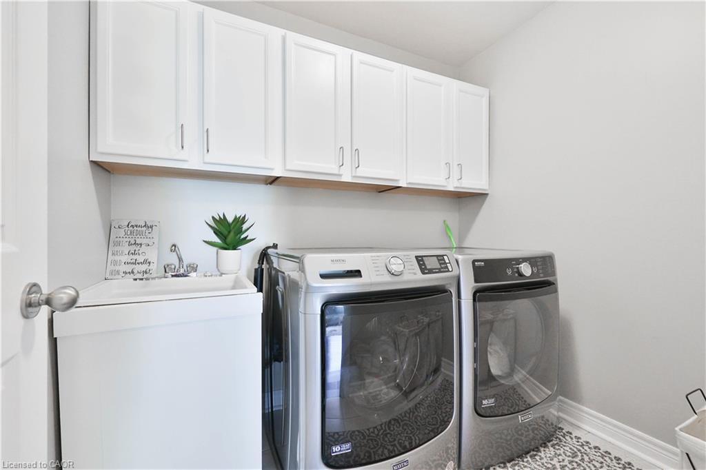3262 Skipton Lane, Oakville, ON - Indoor Photo Showing Laundry Room