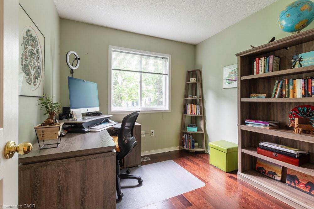1-31 Moss Boulevard, Dundas, ON - Indoor Photo Showing Office