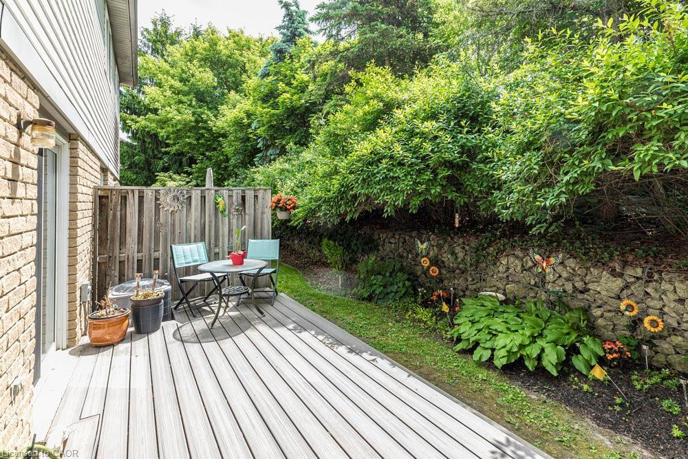 1-31 Moss Boulevard, Dundas, ON - Outdoor With Deck Patio Veranda