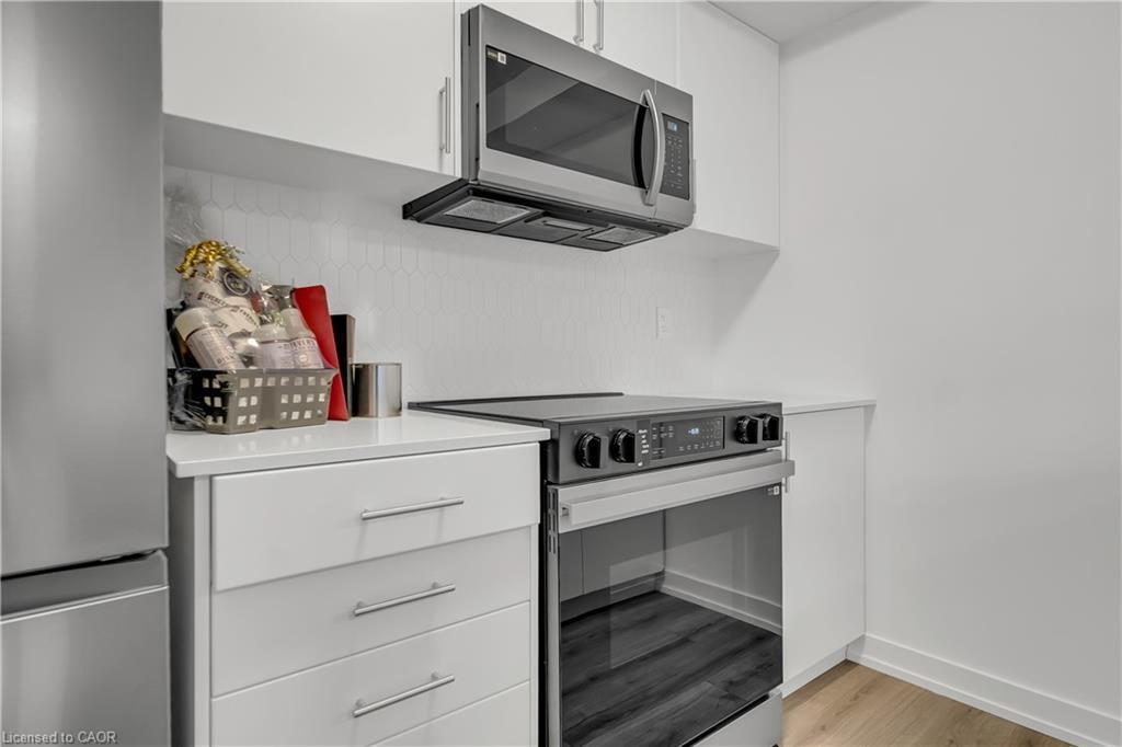 81-940 David Street, Wellington, ON - Indoor Photo Showing Kitchen