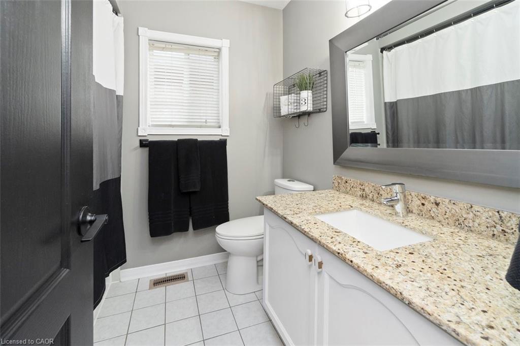 11 Redfinch Way, Brampton, ON - Indoor Photo Showing Bathroom
