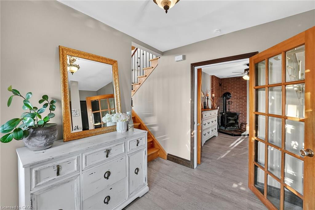 152 Ridge Road W, Grimsby, ON - Indoor Photo Showing Other Room