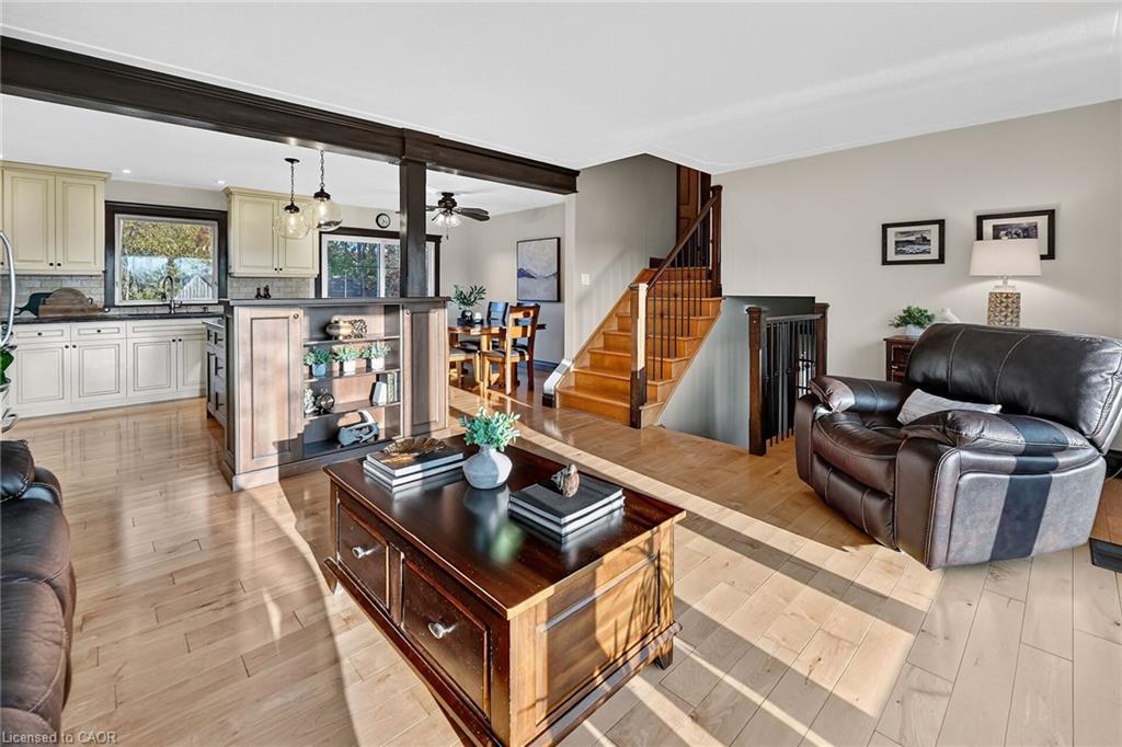 152 Ridge Road W, Grimsby, ON - Indoor