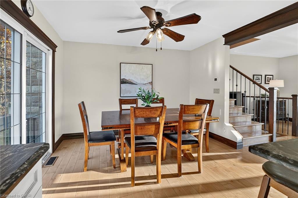 152 Ridge Road W, Grimsby, ON - Indoor Photo Showing Dining Room