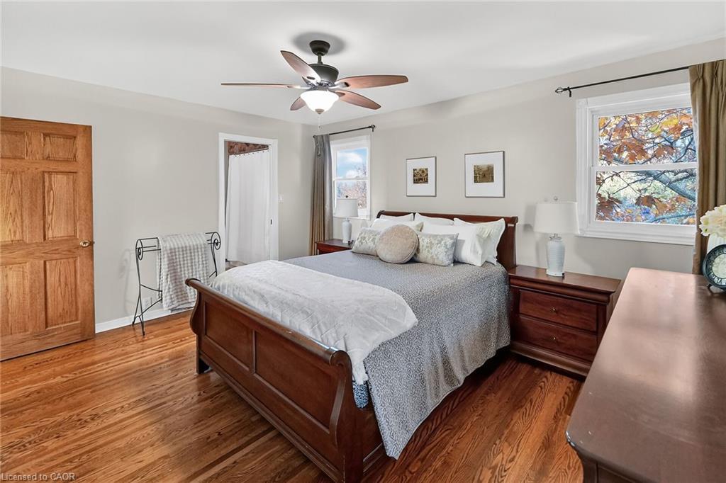 152 Ridge Road W, Grimsby, ON - Indoor Photo Showing Bedroom