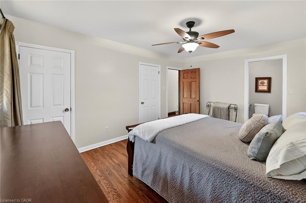 152 Ridge Road W, Grimsby, ON - Indoor Photo Showing Bedroom