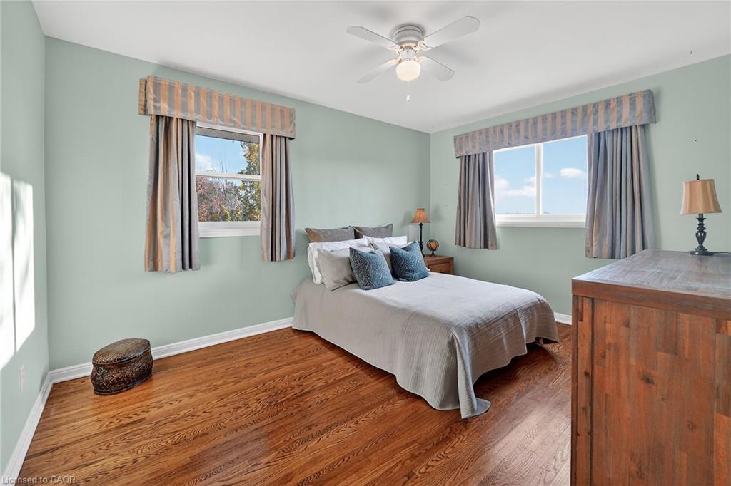 152 Ridge Road W, Grimsby, ON - Indoor Photo Showing Bedroom
