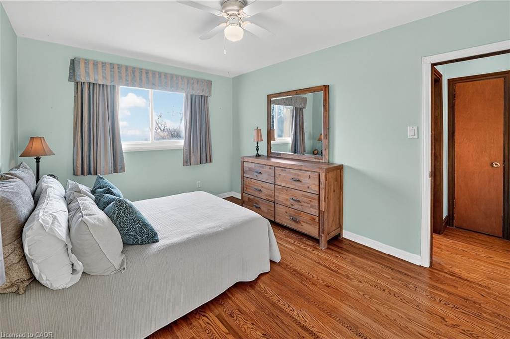 152 Ridge Road W, Grimsby, ON - Indoor Photo Showing Bedroom