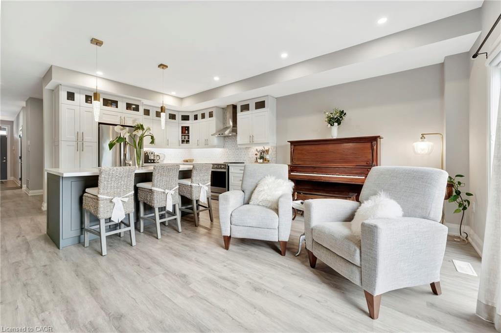 74 Melbourne Street, Hamilton, ON - Indoor Photo Showing Other Room