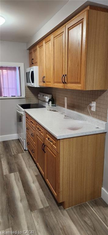 21-700 Erinbrook Drive, Kitchener, ON - Indoor Photo Showing Kitchen