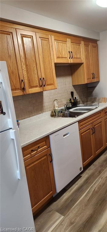 21-700 Erinbrook Drive, Kitchener, ON - Indoor Photo Showing Kitchen With Double Sink
