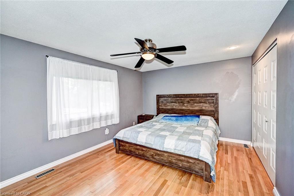 288 Salisbury Avenue, Cambridge, ON - Indoor Photo Showing Bedroom