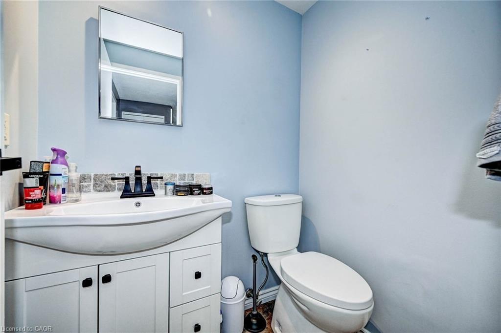 288 Salisbury Avenue, Cambridge, ON - Indoor Photo Showing Bathroom