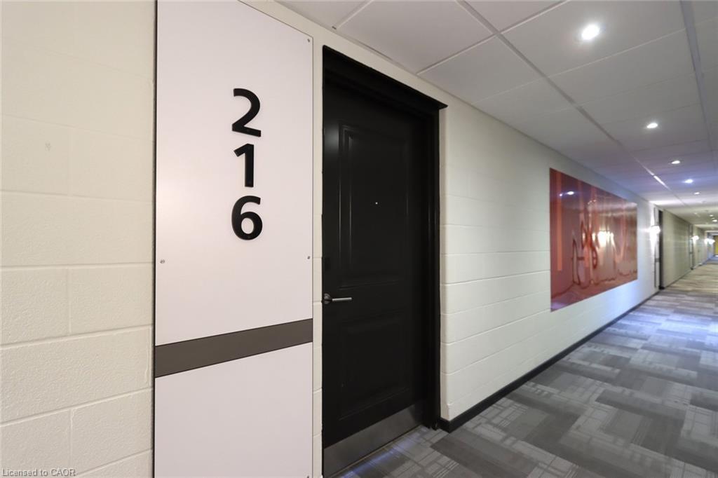 216-1291 Gordon Street, Guelph, ON - Indoor Photo Showing Other Room