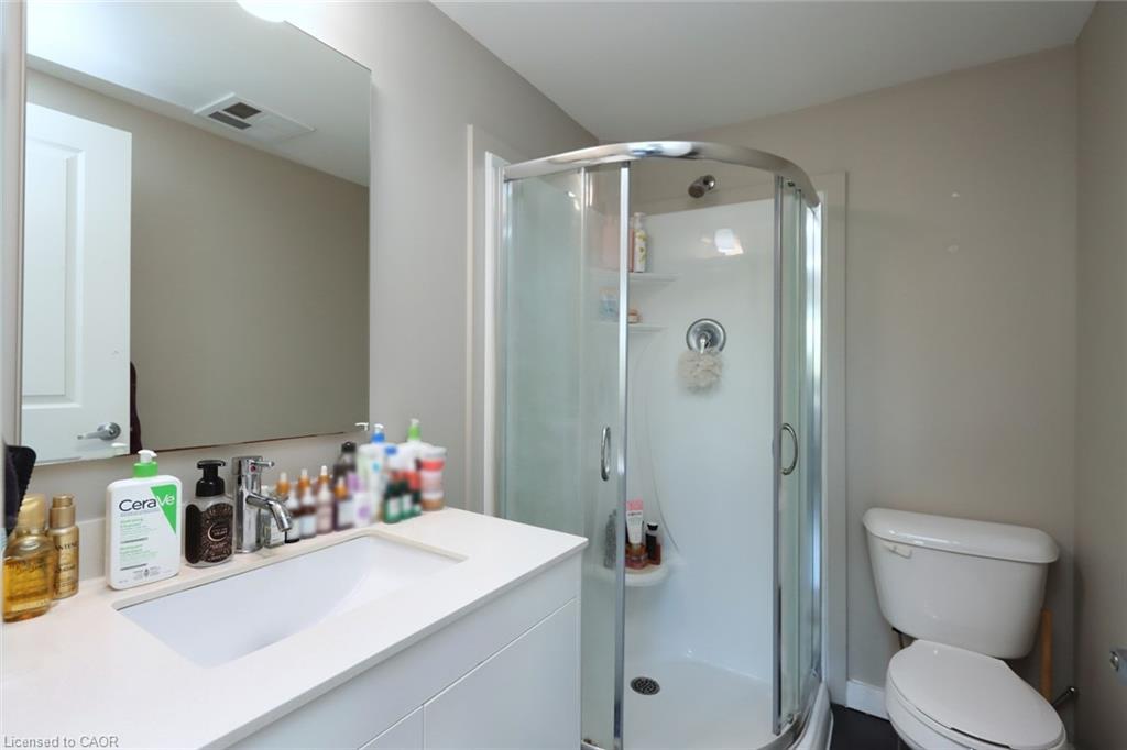 216-1291 Gordon Street, Guelph, ON - Indoor Photo Showing Bathroom