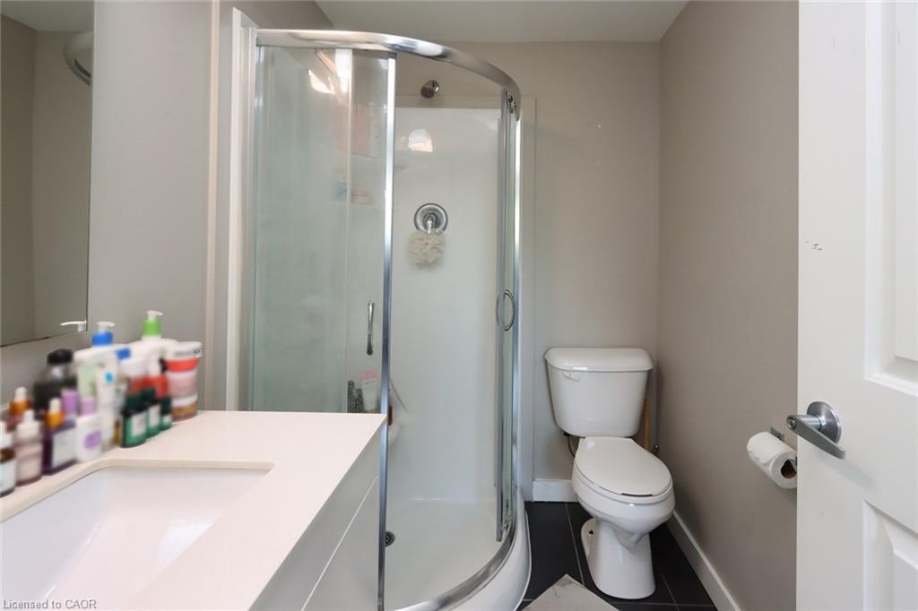 216-1291 Gordon Street, Guelph, ON - Indoor Photo Showing Bathroom