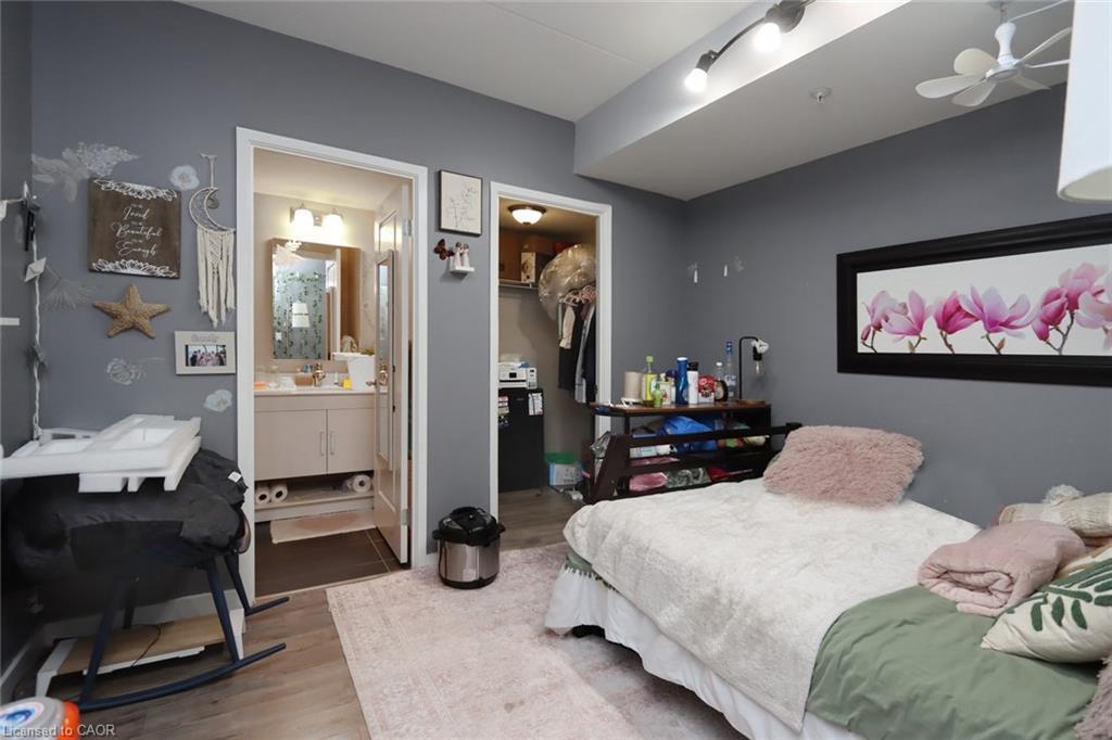 216-1291 Gordon Street, Guelph, ON - Indoor Photo Showing Bedroom