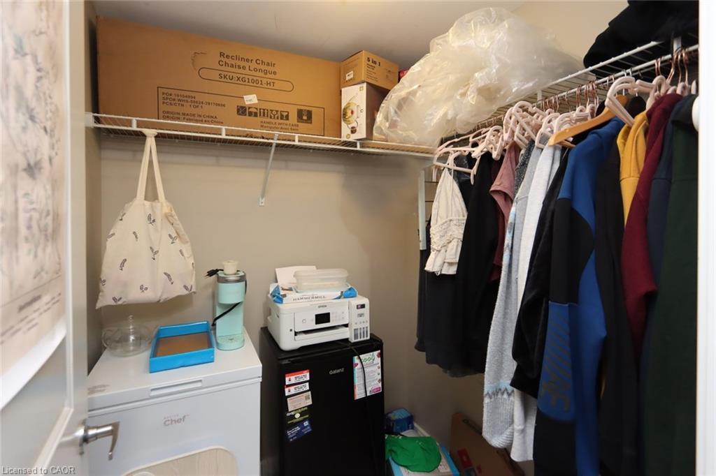 216-1291 Gordon Street, Guelph, ON - Indoor With Storage