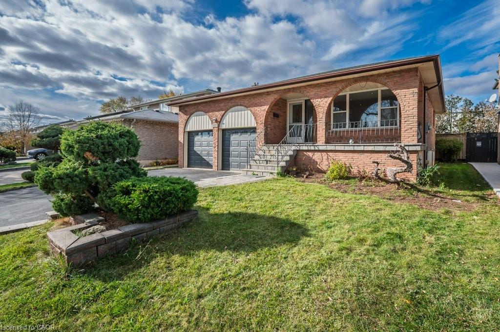 2523 Waterford Street, Oakville, ON - Outdoor With Deck Patio Veranda